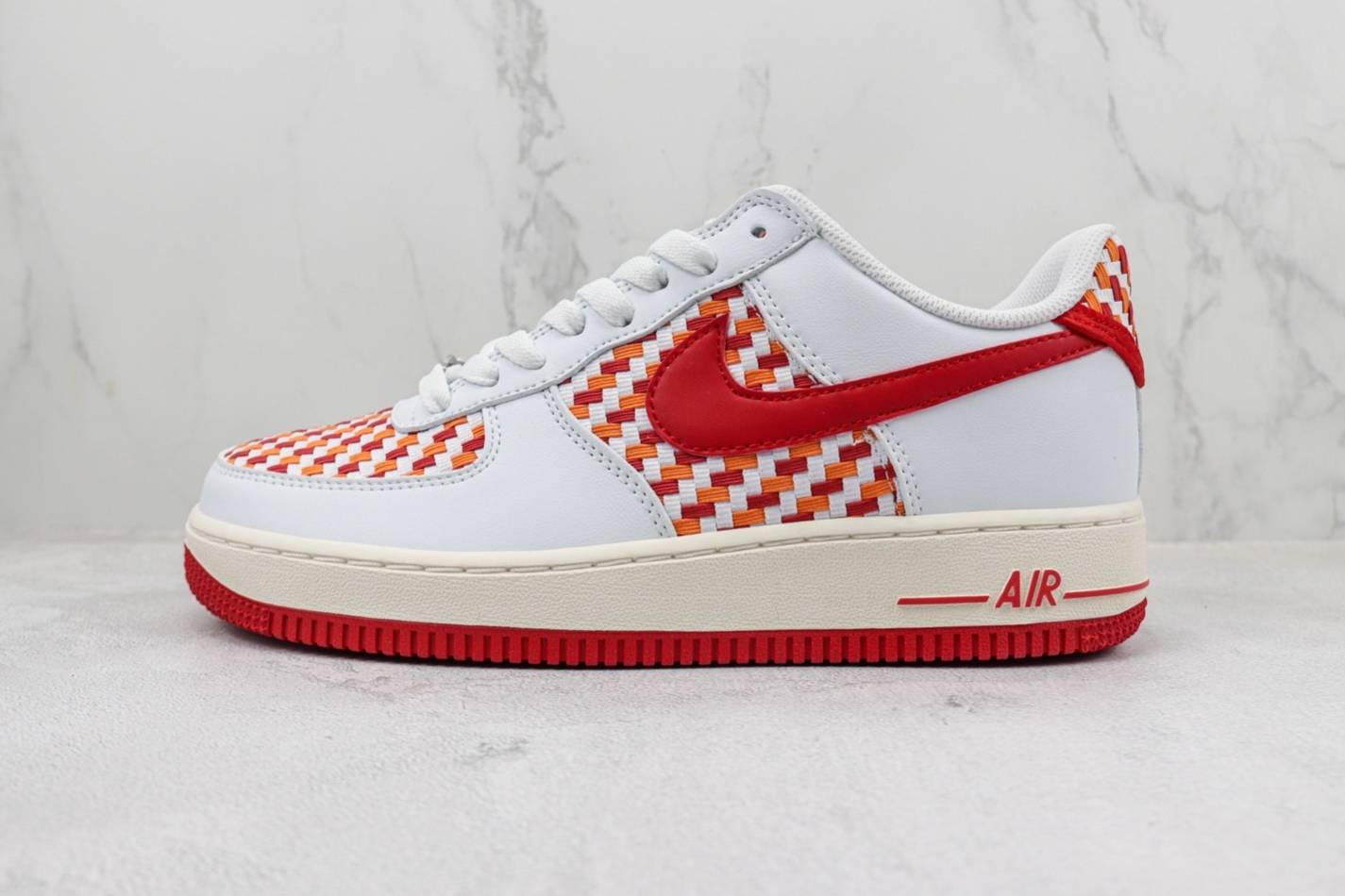Nike Air Force 1 07 Low White Red Orange DM1060-161 - Trendy Sneakers for Fashion-Forward Enthusiasts