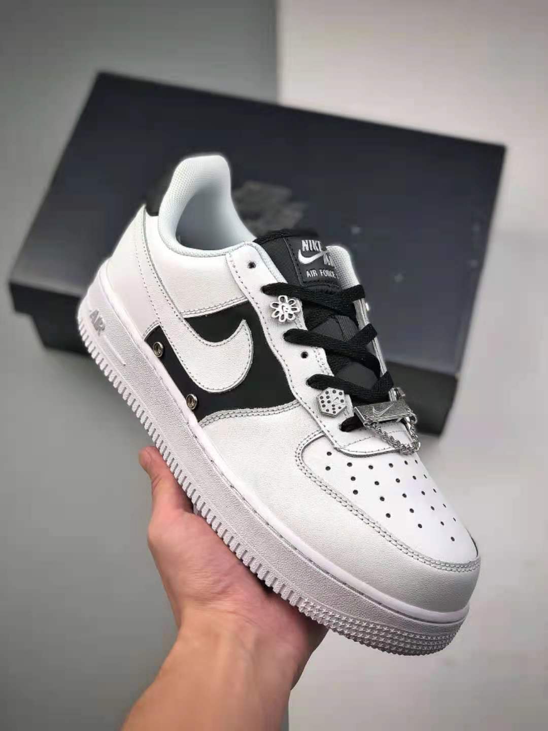 Nike Air Force 1 '07 Premium 'Silver Chain - White' DA8571-100 | Stylish and Iconic Sneakers