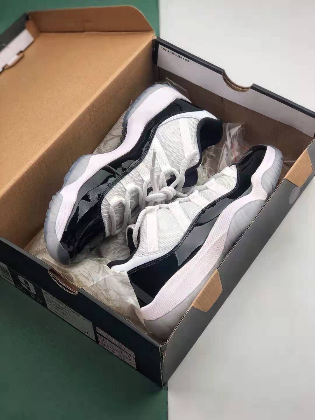 Air Jordan 11 Retro Low 'Concord' 528895-153 - Classic Style and Superior Performance