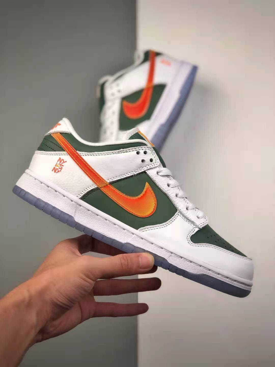 Nike SB Dunk Low SE NY vs. NY Dutch Green Multi-Color White DN2489-300 - Limited Edition Dunk Sneakers