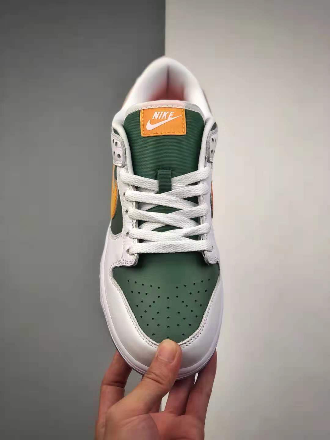 Nike SB Dunk Low SE NY vs. NY Dutch Green Multi-Color White DN2489-300 - Limited Edition Dunk Sneakers