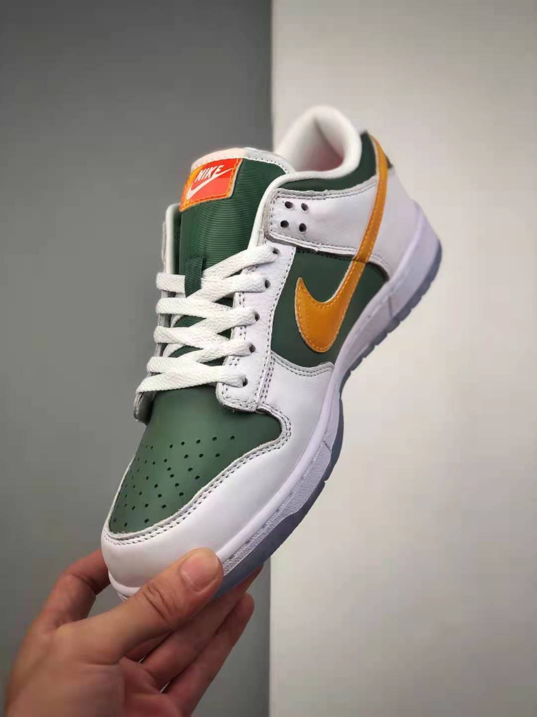 Nike SB Dunk Low SE NY vs. NY Dutch Green Multi-Color White DN2489-300 - Limited Edition Dunk Sneakers