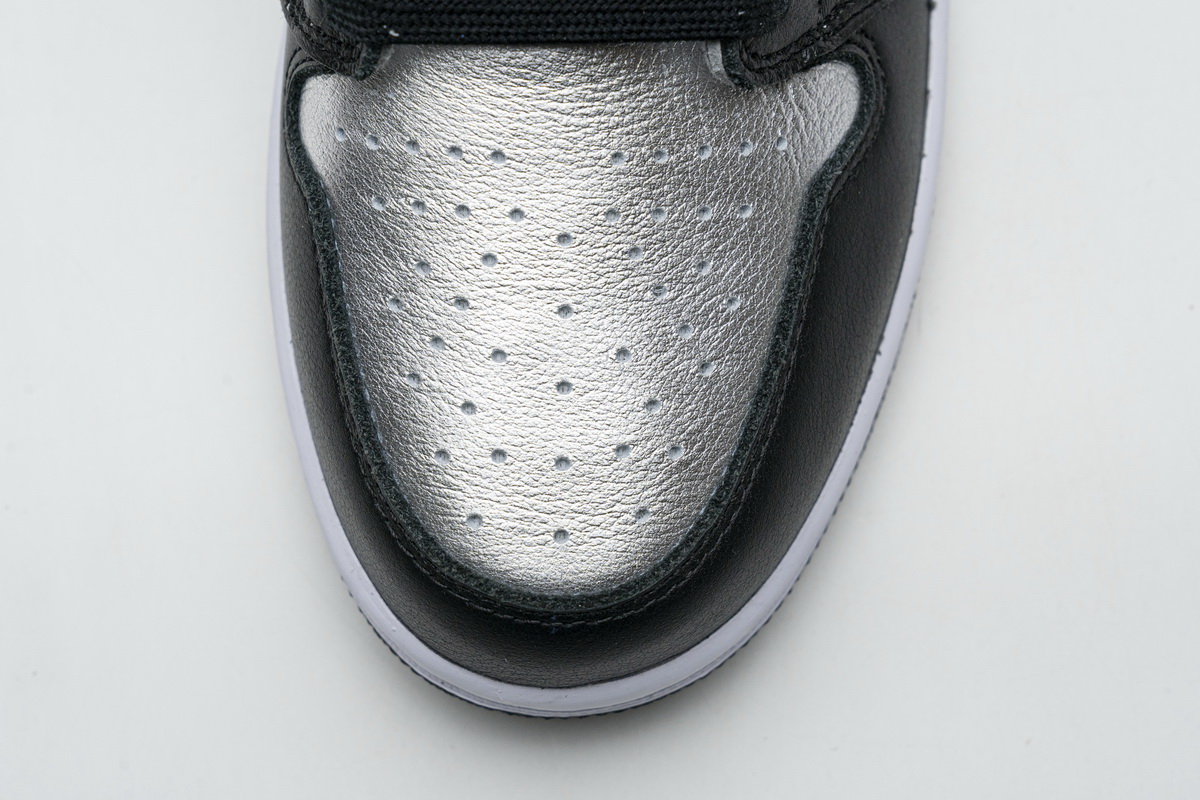 Air Jordan 1 Retro High OG 'Silver Toe' CD0461-001 | Limited Edition Sneaker