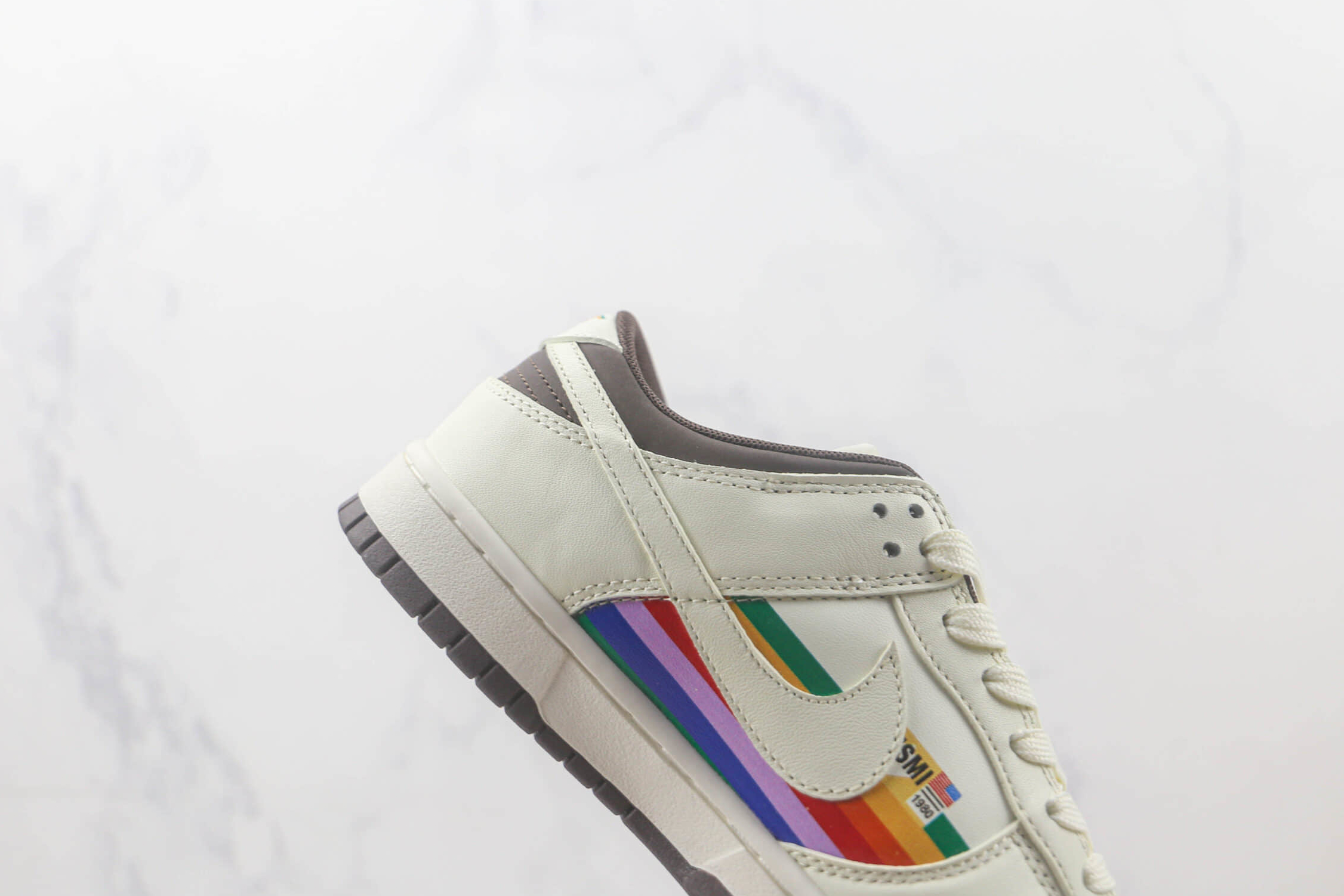 Apple x Nike SB Dunk Low Dark Brown Cream Multi-Color DD1391-071 | Limited Edition Collaboration