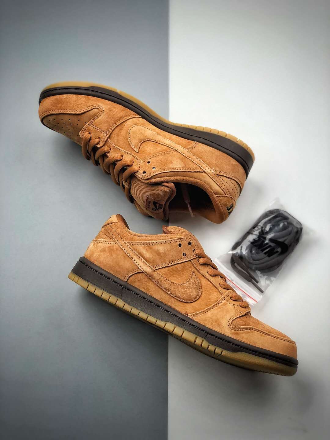 Nike SB Dunk Low Wheat Mocha White Baroque Brown Gum BQ6817-204 - Shop Now for Classic Style and Unmatched Comfort