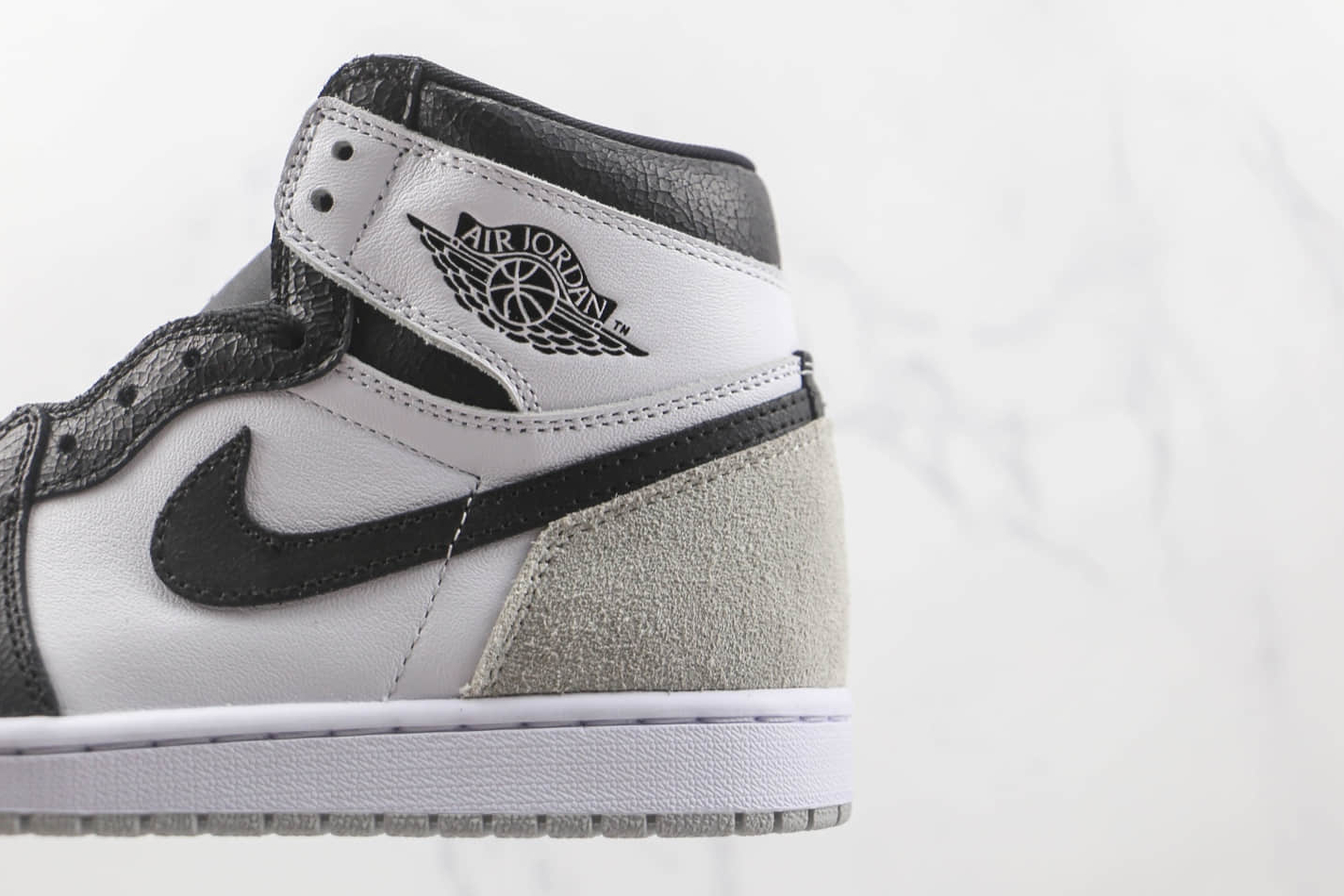 Air Jordan 1 Retro High OG 'Stage Haze' 555088-108: Iconic design with a modern twist