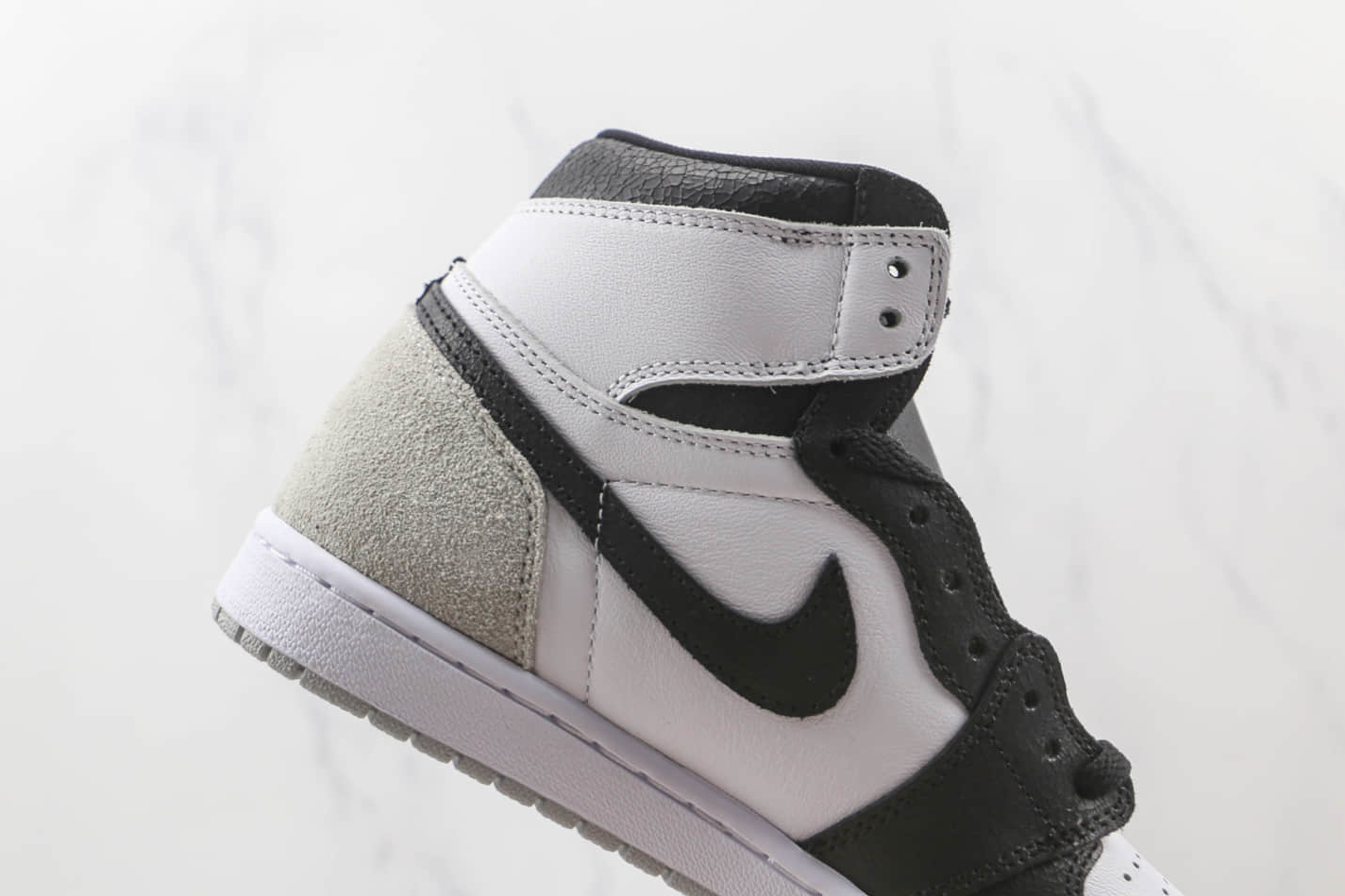 Air Jordan 1 Retro High OG 'Stage Haze' 555088-108: Iconic design with a modern twist