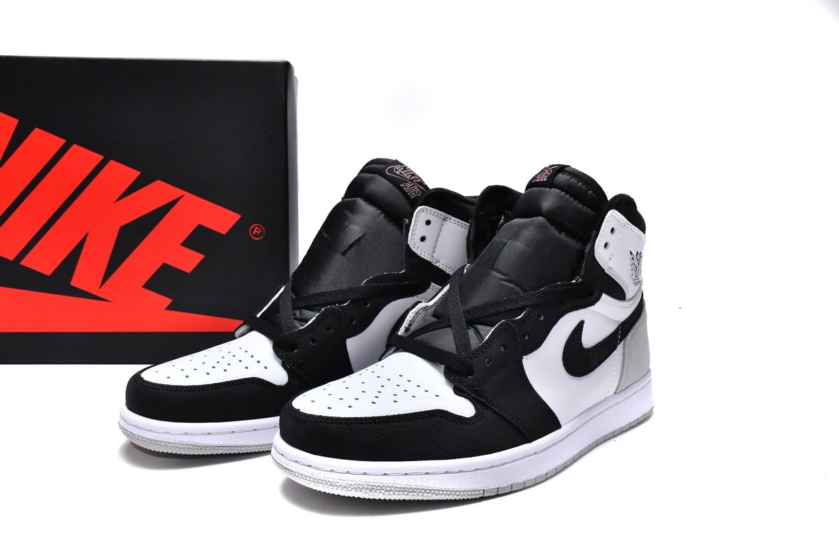 Air Jordan 1 Retro High OG 'Stage Haze' 555088-108: Unique Style and Quality in a Classic Design