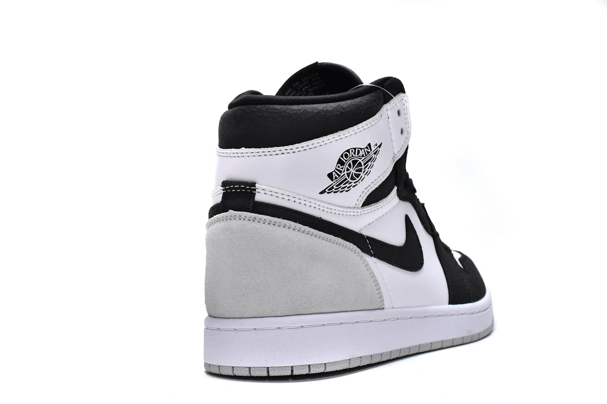 Air Jordan 1 Retro High OG 'Stage Haze' 555088-108: Unique Style and Quality in a Classic Design