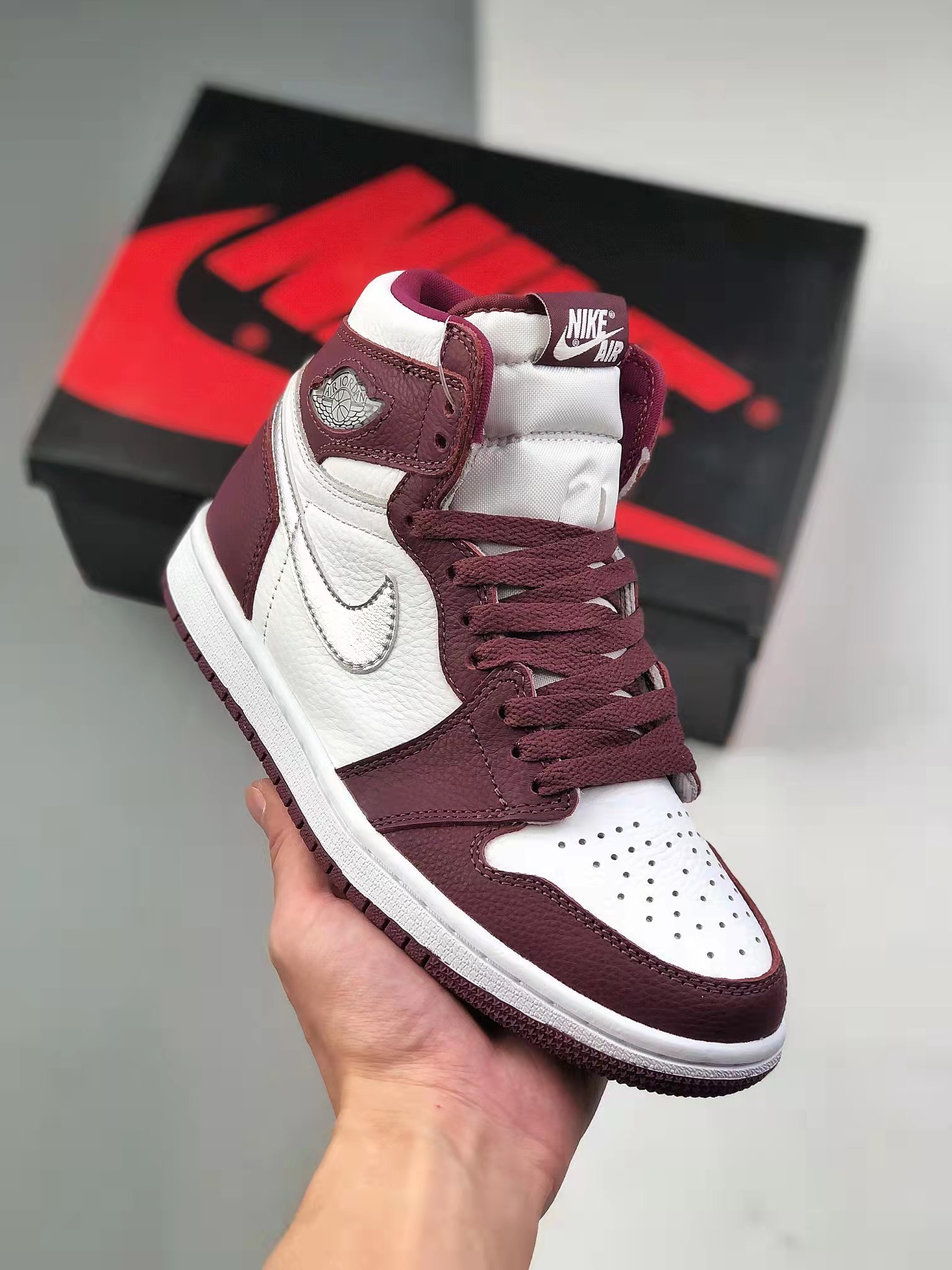 Air Jordan 1 Retro High OG 'Bordeaux' 555088-611