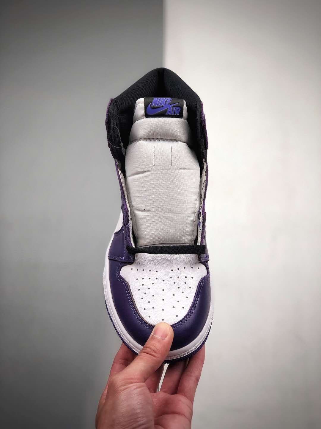 Air Jordan 1 Retro High OG Court Purple 2.0 555088-500 - Stylish and Iconic Sneakers